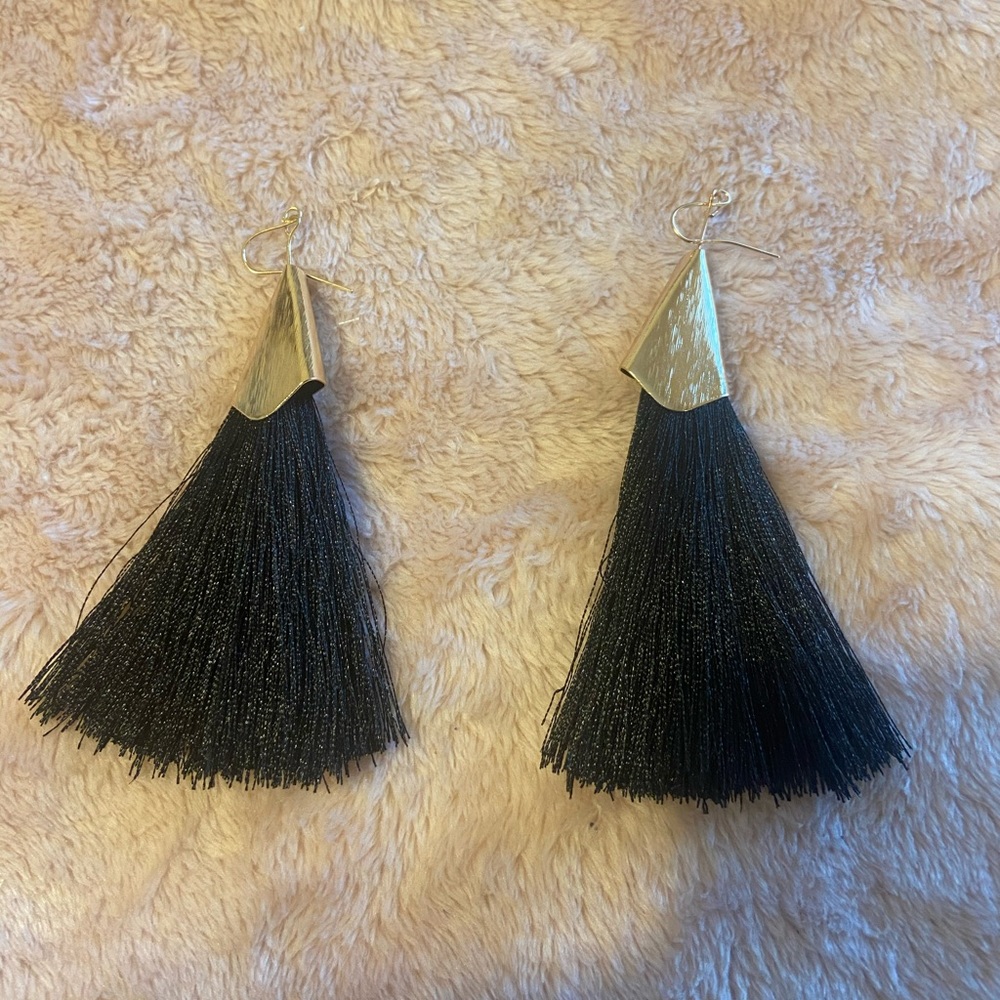 Stylish fringe earrings
